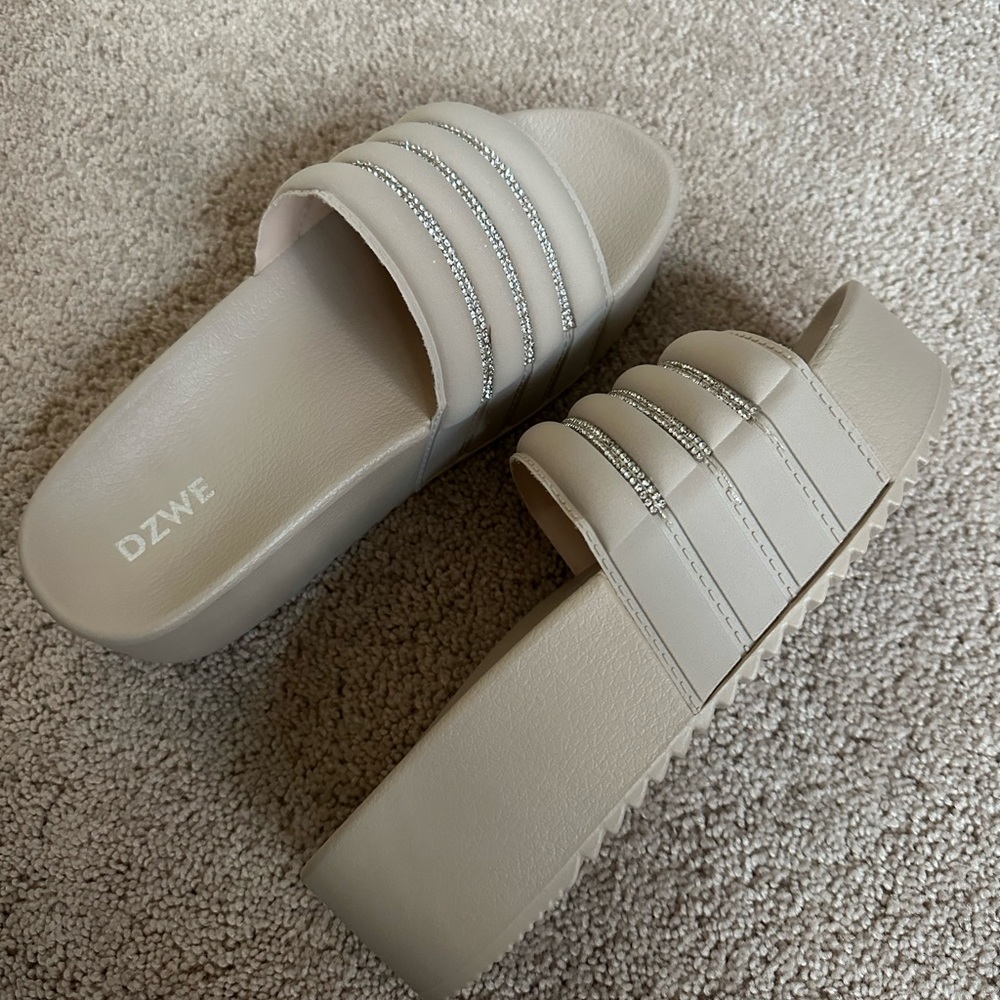 Platform sandals